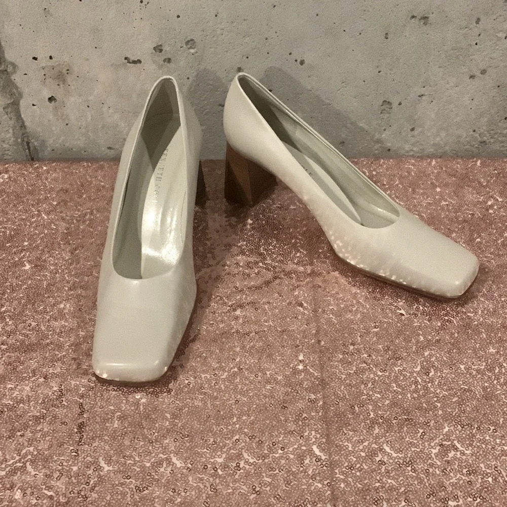 Kenneth Cole New York Square Toe Wooden Block Heel Pumps - Size 7.5 - Picture 2 of 7